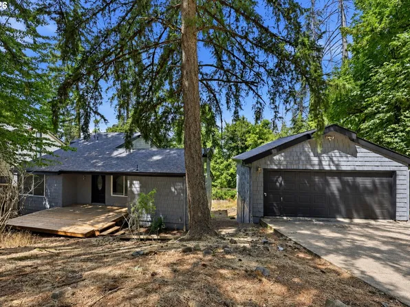 7048 Glacier Dr, Springfield, OR 97478