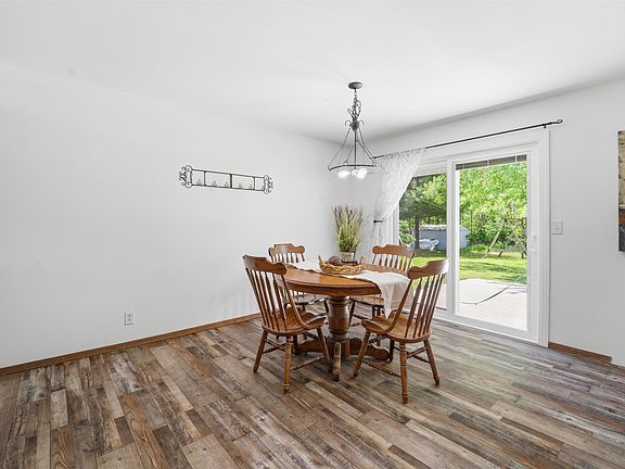 5th image of 2331 Springville Dr