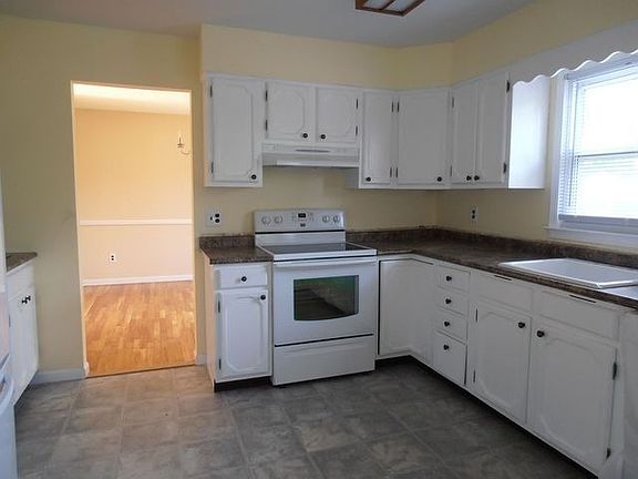 5th image of 22 Red Fox Ln