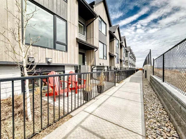 85 SW Sage Hill Hts NW #307, Calgary, AB T3R 2E5