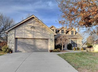 1728 NE Misty Ln, Lees Summit, MO 64086