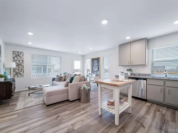 45032 Sunflower Lane, Bennett, CO 80102