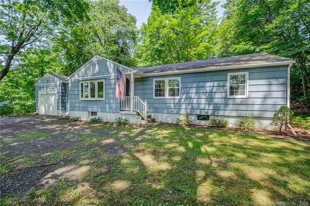 2006 Straits Tpke, Middlebury, CT 06762 Zillow