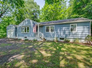 2006 Straits Tpke, Middlebury, CT 06762