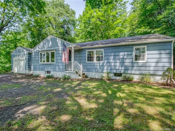 2006 Straits Turnpike, Middlebury, CT 06762