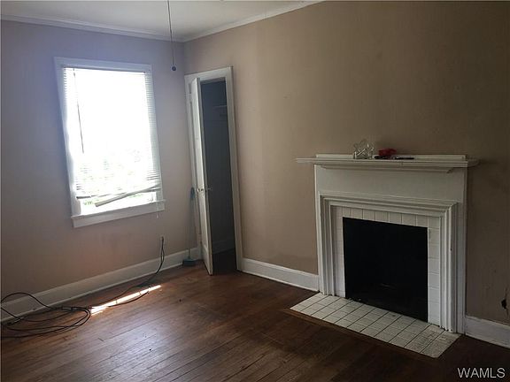 3rd image of 6 Oakhill Ct