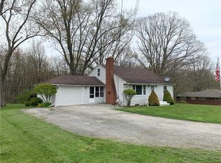 114 Mission Meade Dr, New Castle, PA 16105