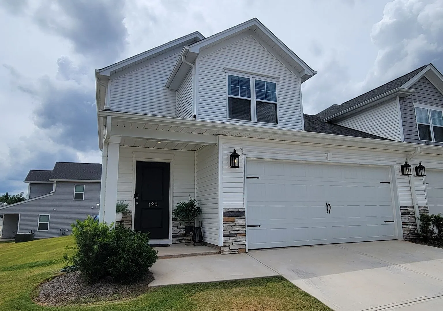 Like New 4 Bed, 2.5 Bath Townhome Available in Greenville — Photo 1