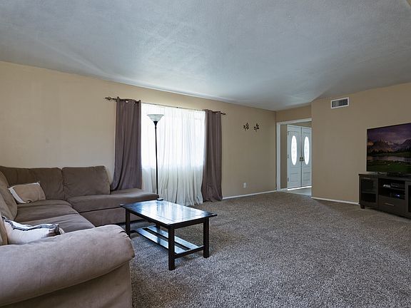 4th image of 1581 E Edgemont Dr