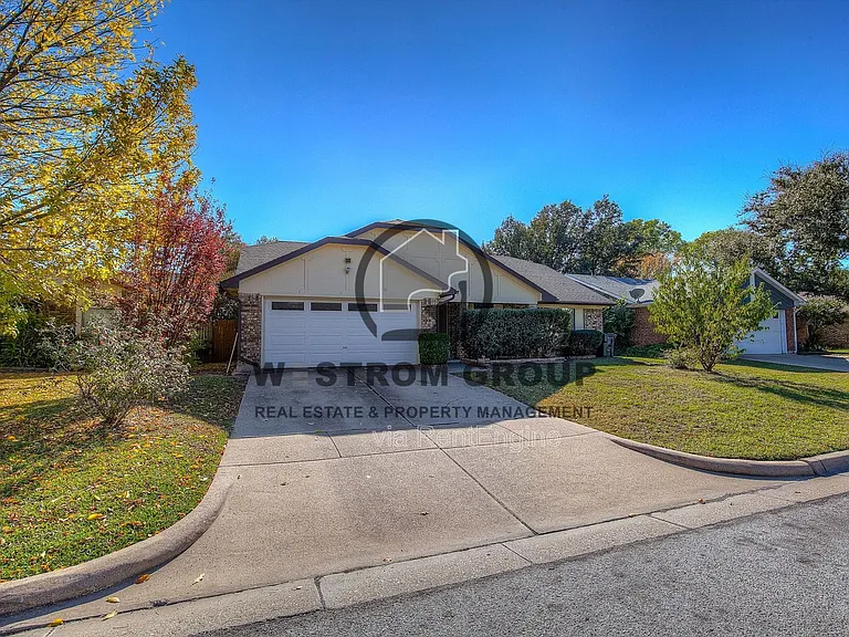 420 Revolution Ln — Photo 2