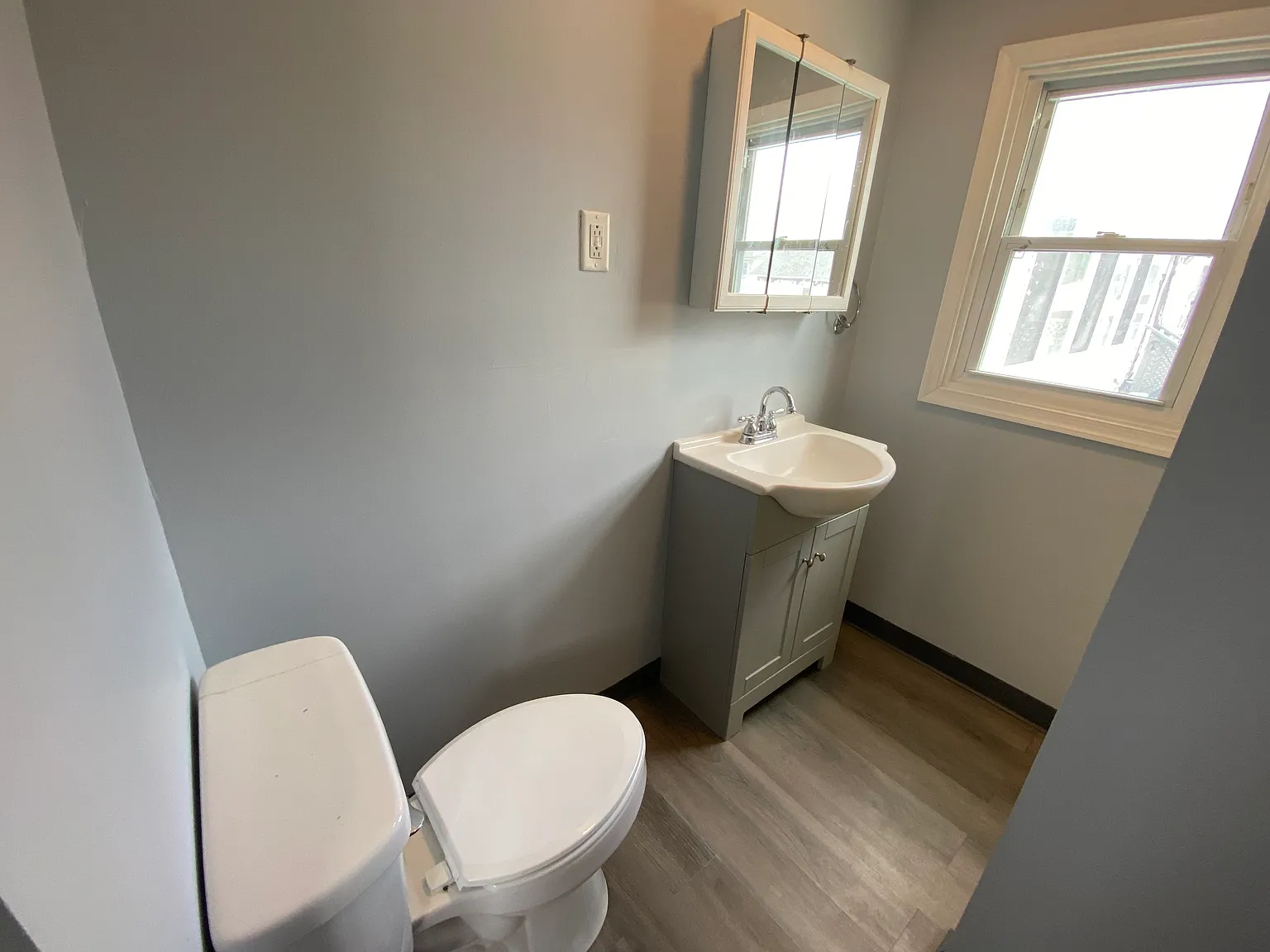 1 bed, 950 sqft, $1,000 — Photo 4