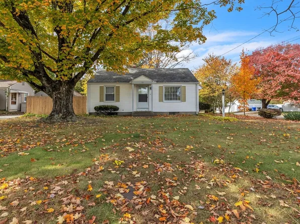 72 Maebeth St, Springfield, MA 01119