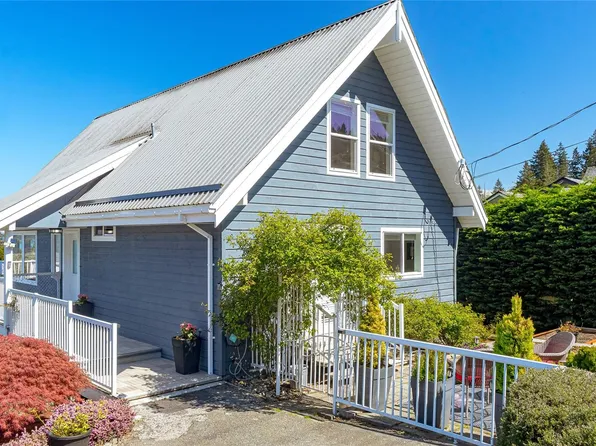 433 Davis Rd, Ladysmith, BC V9G 1V5