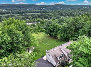 399 Jessica Ct, Brodheadsville, PA 18322