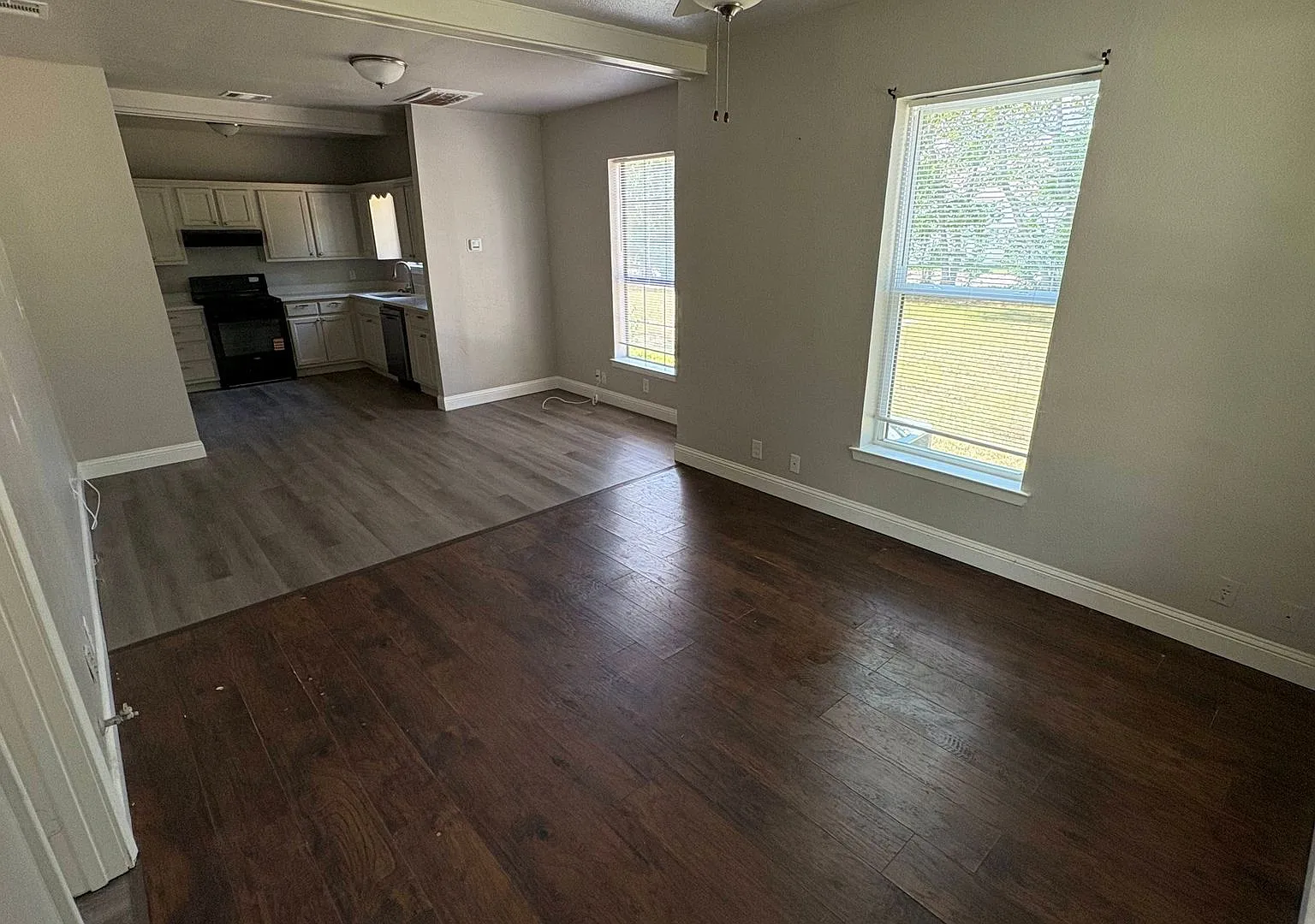 1115 Walworth — Photo 3