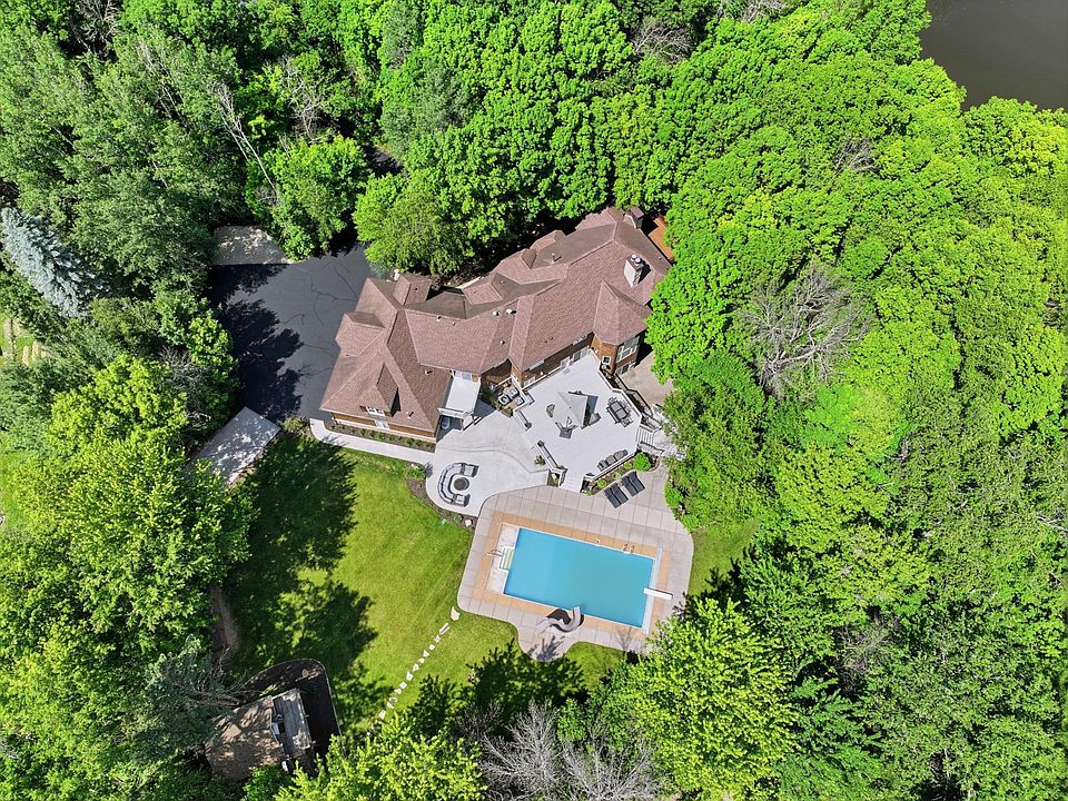 1st image of 1525 6th Ave N