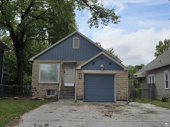 2nd image of 517 W 2nd St