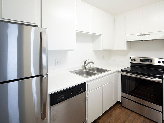 2nd image of 4457 Temecula St #204