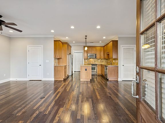 3rd image of 2110 Acklen Ave APT 105
