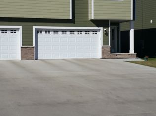 1156 Lindsey Lane, Grand Forks, ND 58201