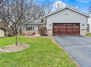 1247 Candlewick Dr NW, Poplar Grove, IL 61065