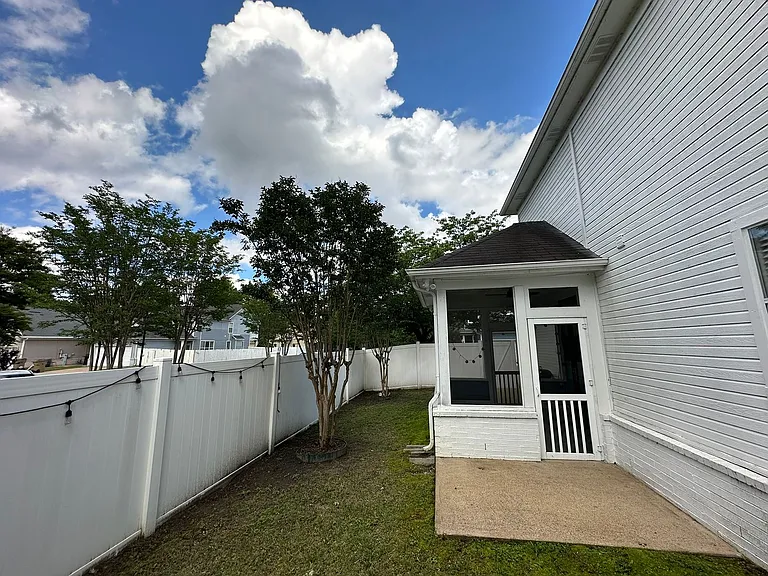 1390 Island Town Dr — Photo 31