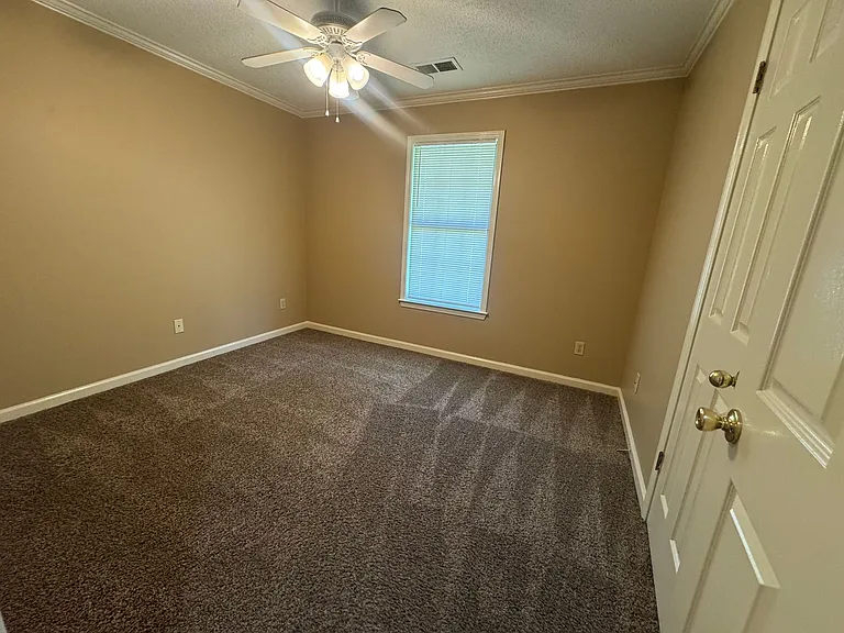7822 Guthrie Ln — Photo 12