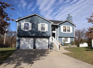 33204 W 87th Cir, De Soto, KS 66018