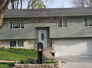 2610 Citta Dr, Bellevue, NE 68147