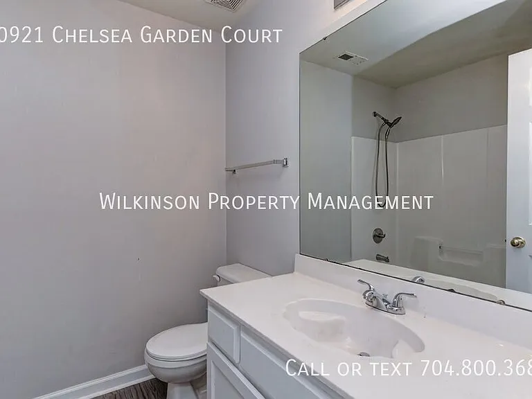 10921 Chelsea Garden Ct — Photo 35