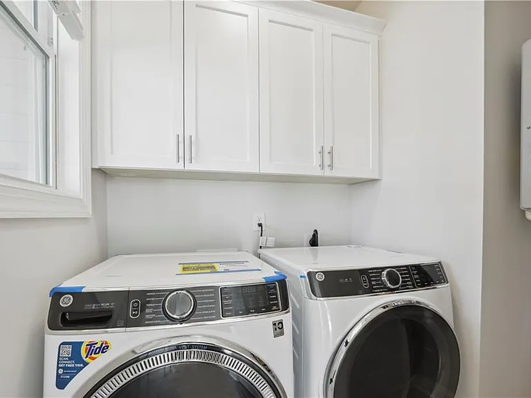 410 Townly Ct — Photo 23