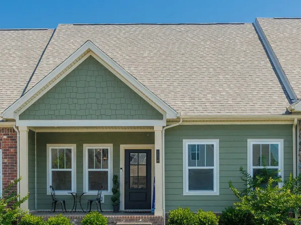1576 Cedarbrooke Ln, Lebanon, TN 37090