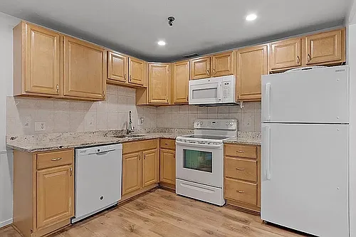41 Spencer Rd #32G Photo 1