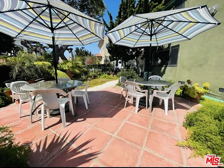 119 Paloma Ave #D — Photo 13
