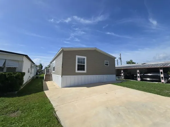 4000 24th St N #1420, Petersburg, FL 33714