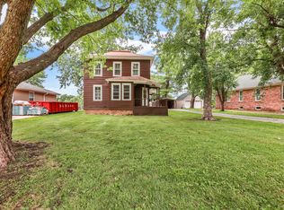 165 W Lincoln St, Seneca, IL 61360