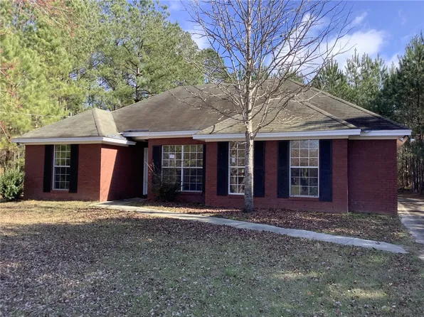 301 Lilly Ln, Tuskegee, AL 36083