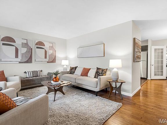 5th image of 23 Covert Ln