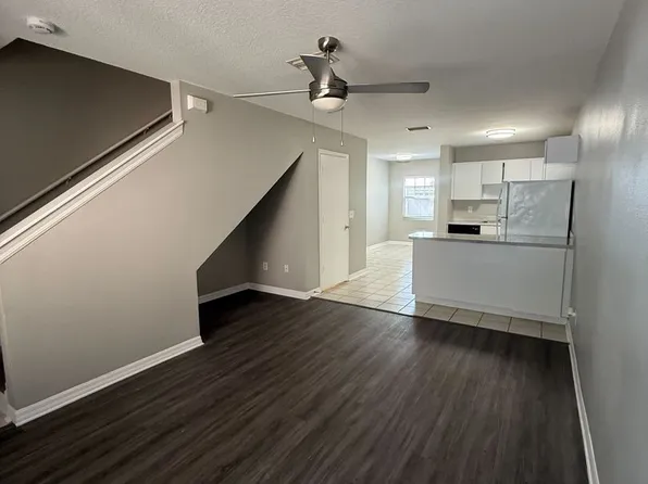 Uptown Townhomes, 2010 E 148th Ave #8, Lutz, FL 33549