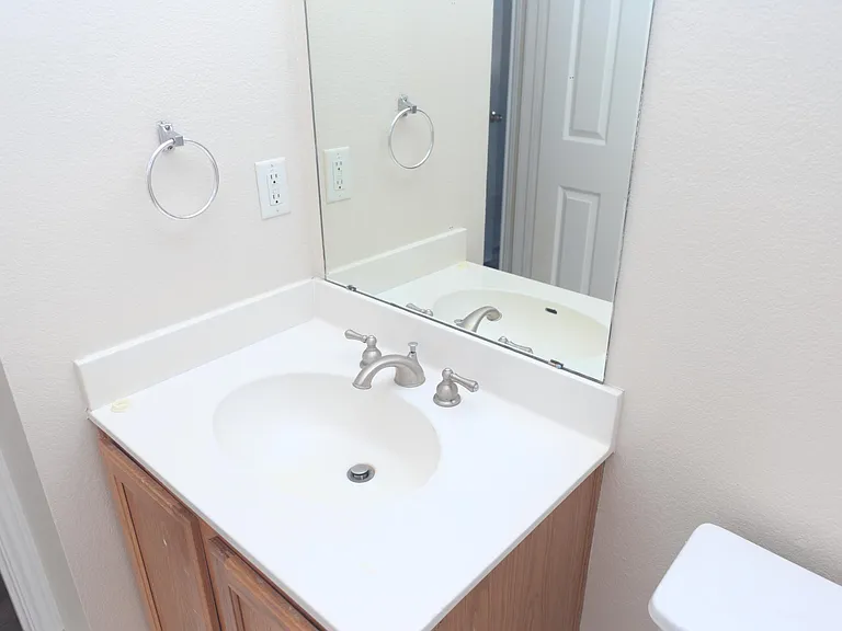 1600 Quarry Dr — Photo 9