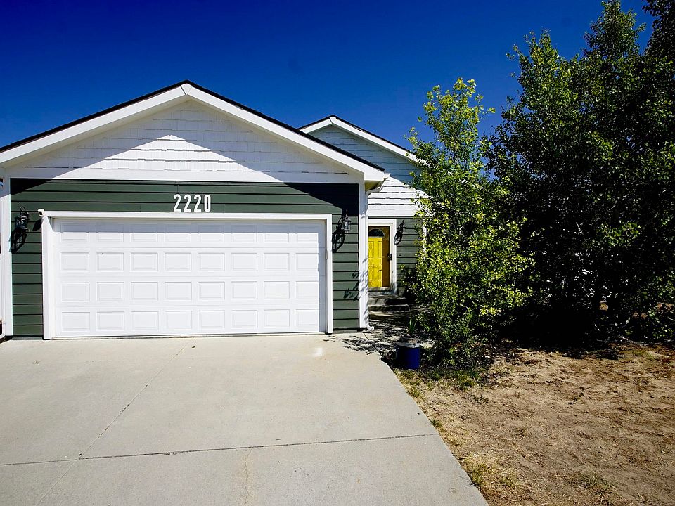 1st image of 2220 Silvertip St