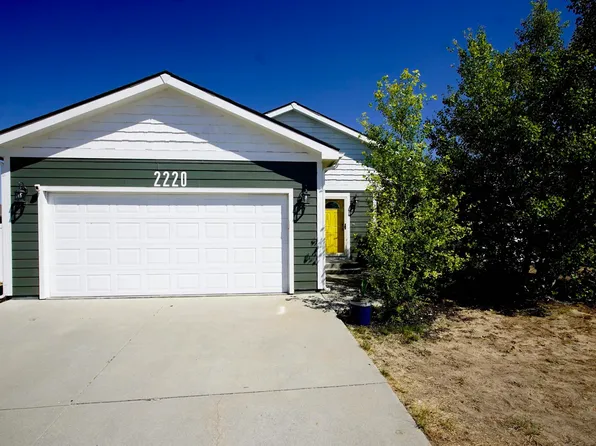 2220 Silvertip St, Bar Nunn, WY 82601