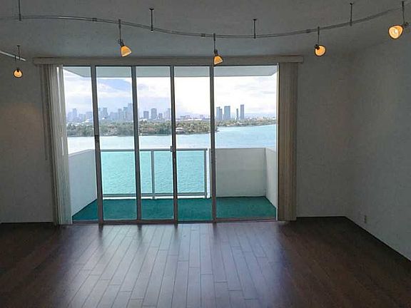 4th image of 1000 West Ave APT 1019