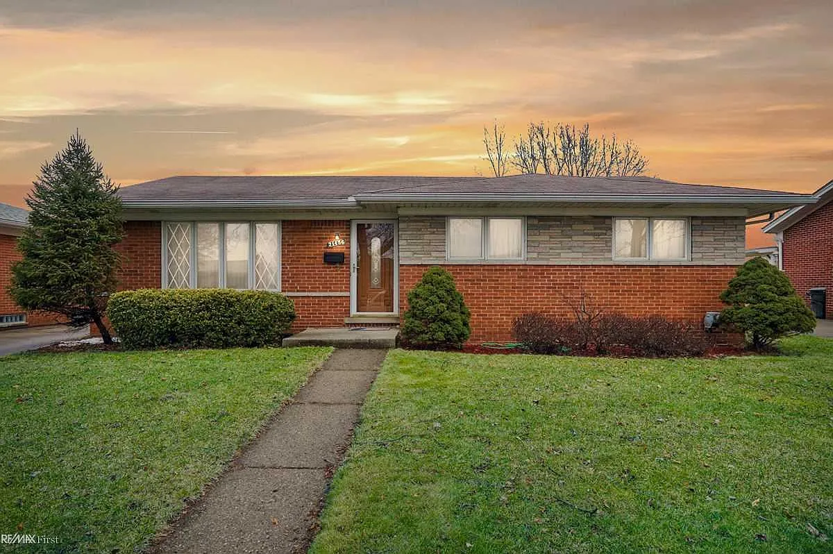31456 Marilyn Dr photo 1