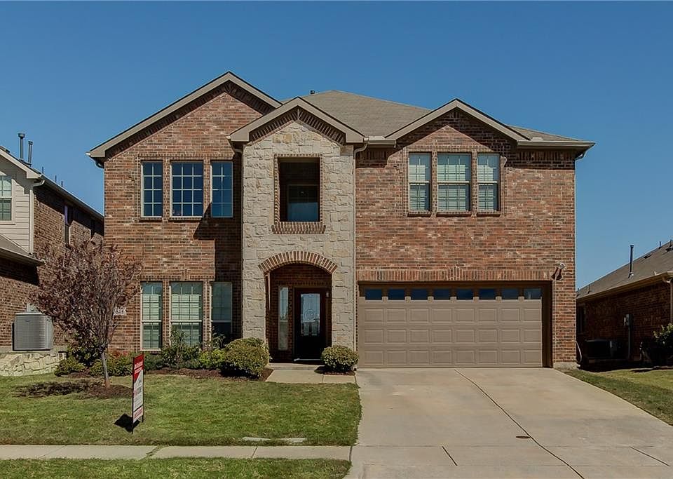 1st image of 825 Golden Bear Ln