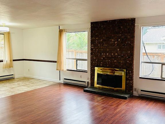 4th image of 16029 NE 105th Ct