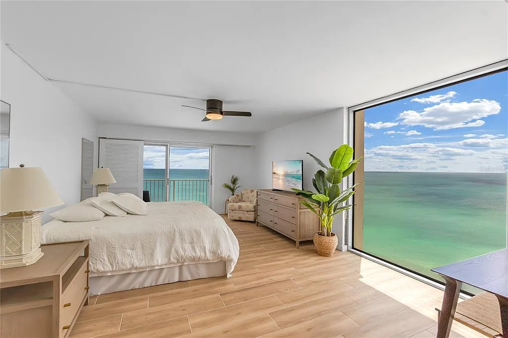 2 bed, 2.0 bath, 1235 sqft, $10,000 — Photo 4