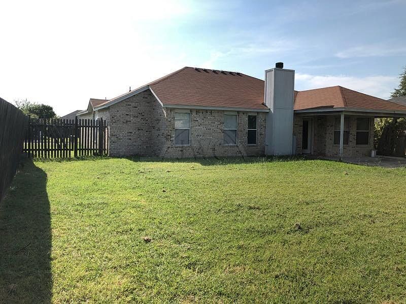 2nd image of 5005 Topsey Dr