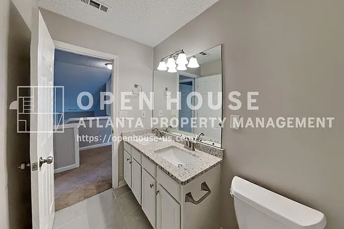 596 Lullingstone Dr SE — Photo 17