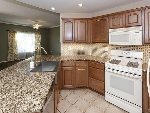 5th image of 1975 Blooming Hills Dr Unit 101